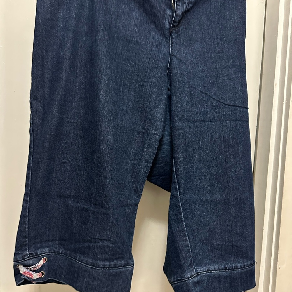 Women’s  Denim Capri